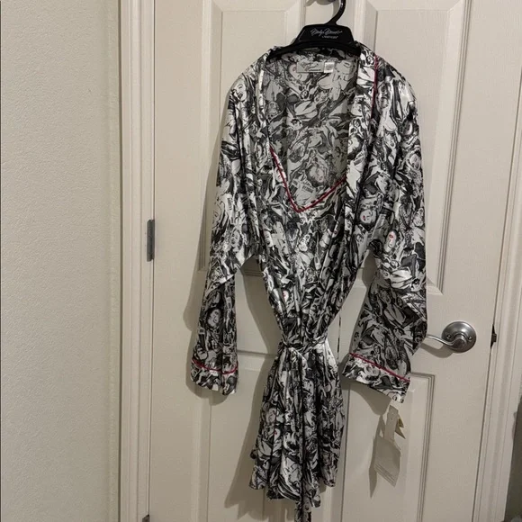 **NWT** Marilyn Monroe chemise and matching robe by Warners - Picture 2 of 8